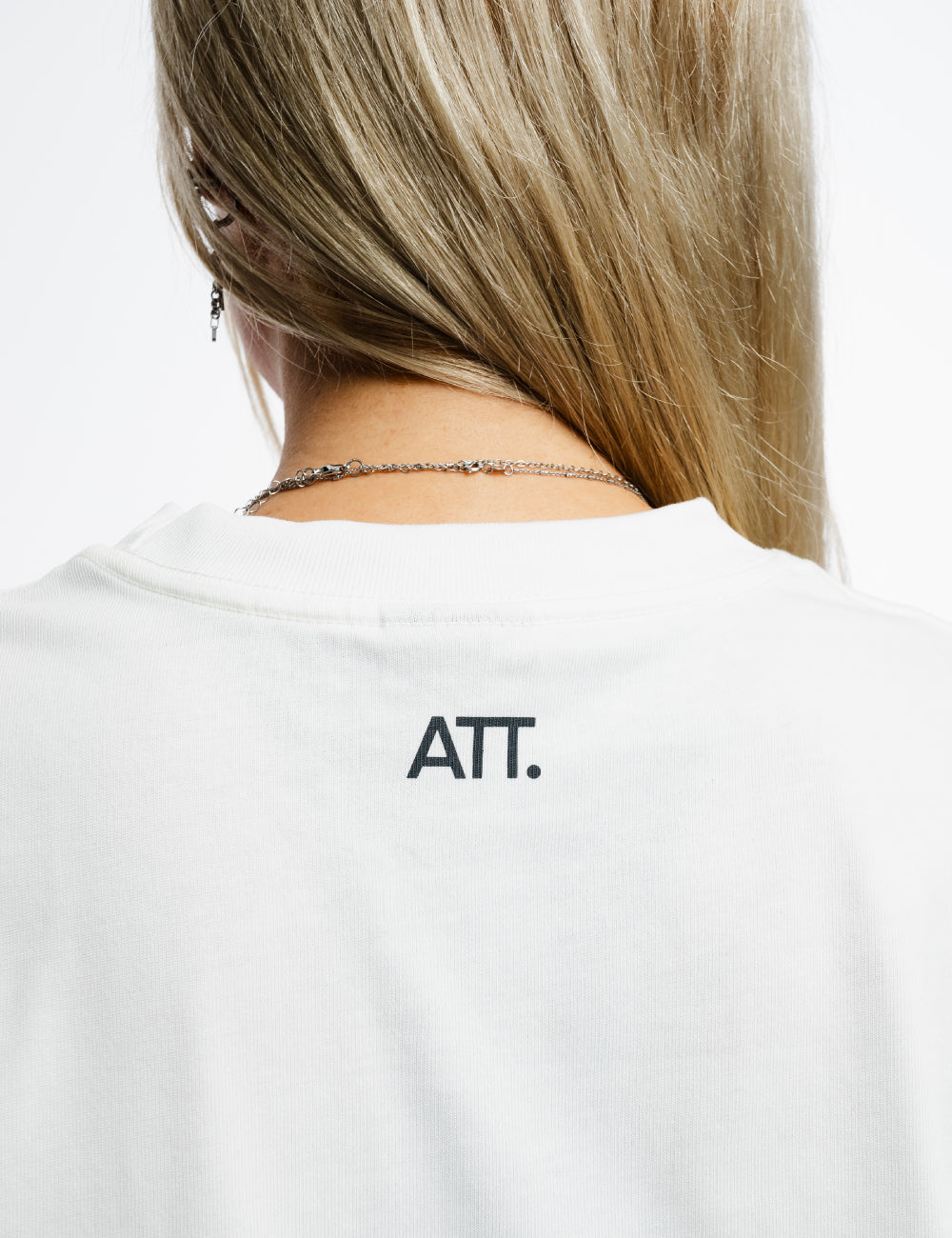 CAMISETA ATTIRE
