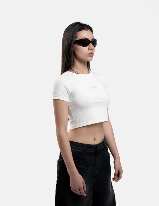 CAMISETA BABY TEE