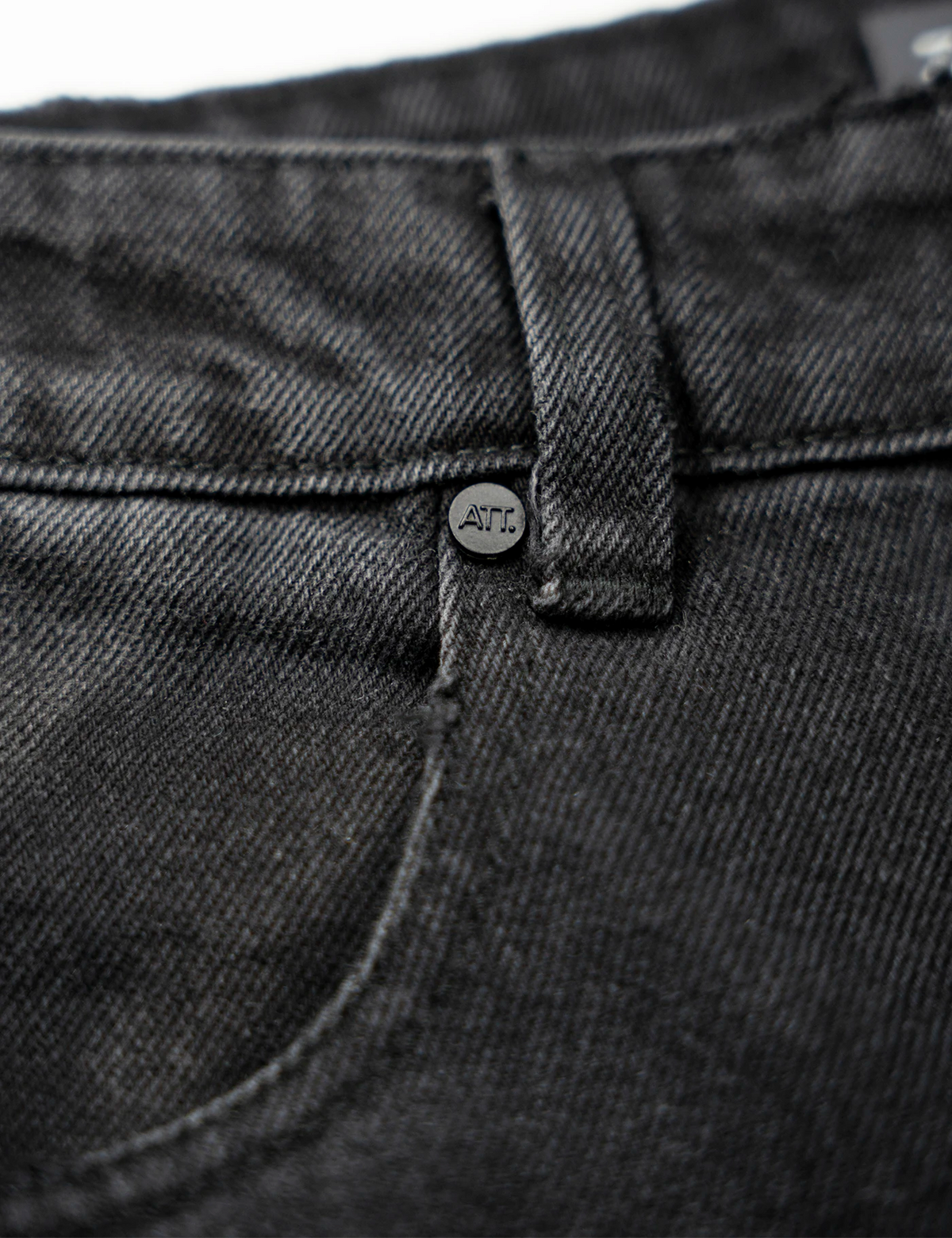 RADIANT WASHED JEAN