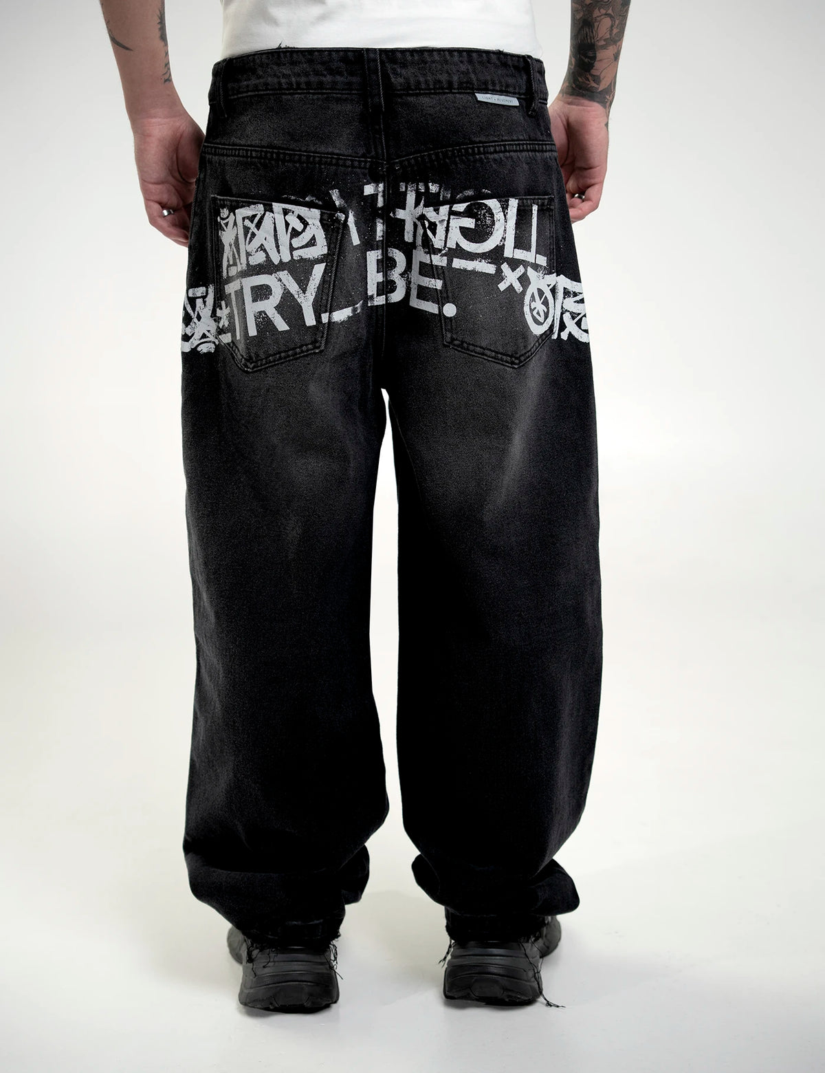 RADIANT WASHED JEAN
