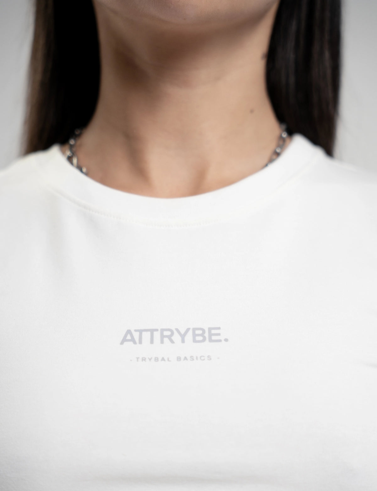 CAMISETA BABY TEE